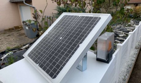 Installation de portail électrique solaire de marque NICE à Ouches