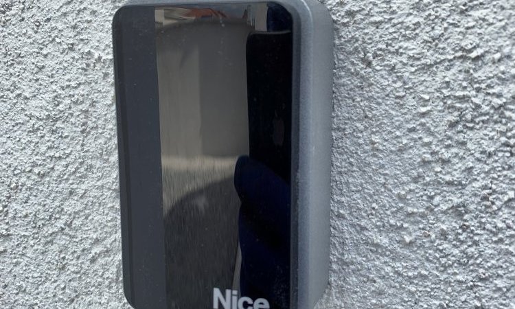 Photo cellule pour portail électrique de marque NICE