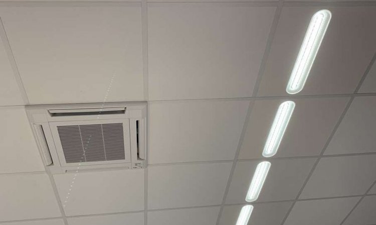 Installation d'éclairage LED sur faux plafond à Roannne